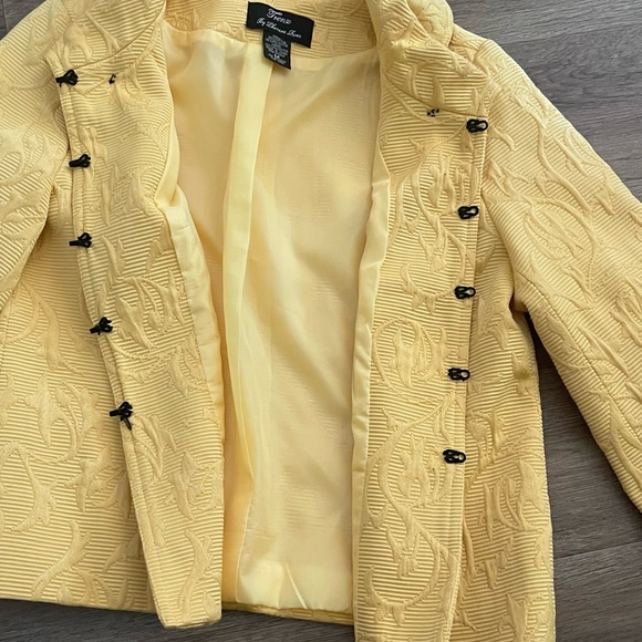 Trenz By Theresa Renz Quilted Yellow Blazer. - Picture 11 of 11